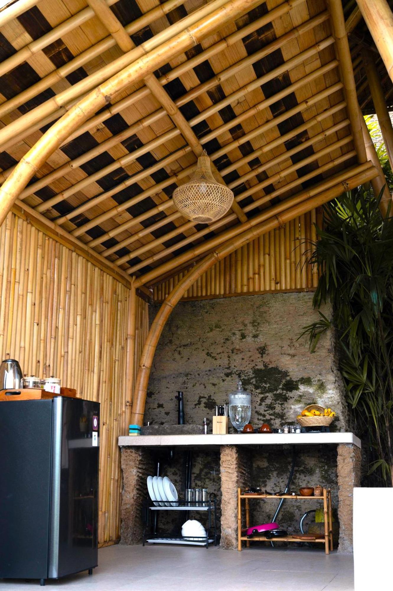 Danaswari Bali Bamboo House Villa Selat Luaran gambar